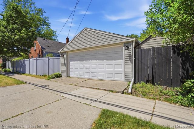 4602 Groveland Avenue, Royal Oak, MI 48073