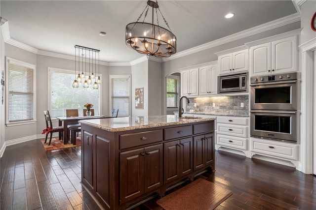 4502 NE Birchgrove Place, Bentonville, AR 72712