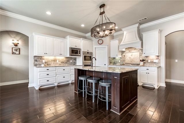 4502 NE Birchgrove Place, Bentonville, AR 72712