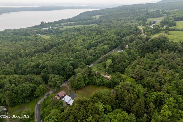 48 Lakeview Avenue, Moriah, NY 12960