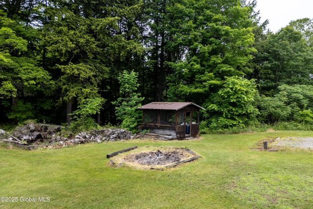 48 Lakeview Avenue, Moriah, NY 12960