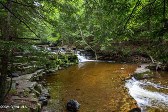 48 Lakeview Avenue, Moriah, NY 12960