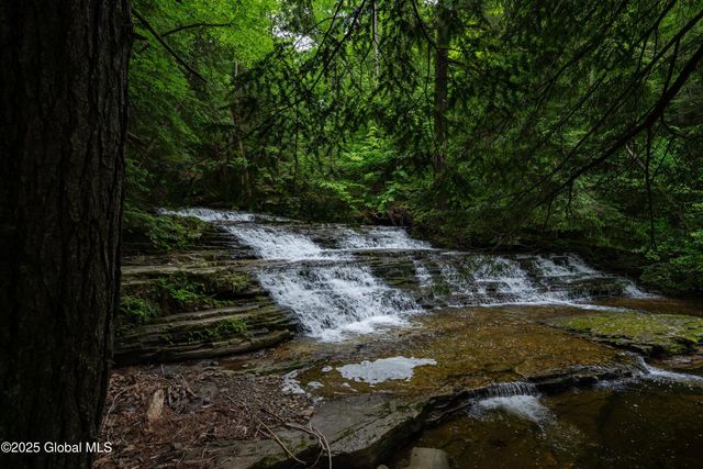 48 Lakeview Avenue, Moriah, NY 12960