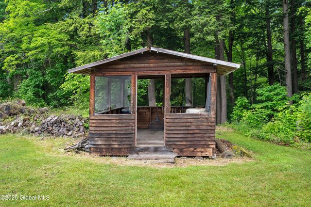 48 Lakeview Avenue, Moriah, NY 12960