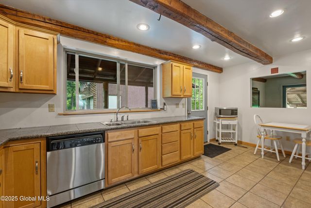 48 Lakeview Avenue, Moriah, NY 12960