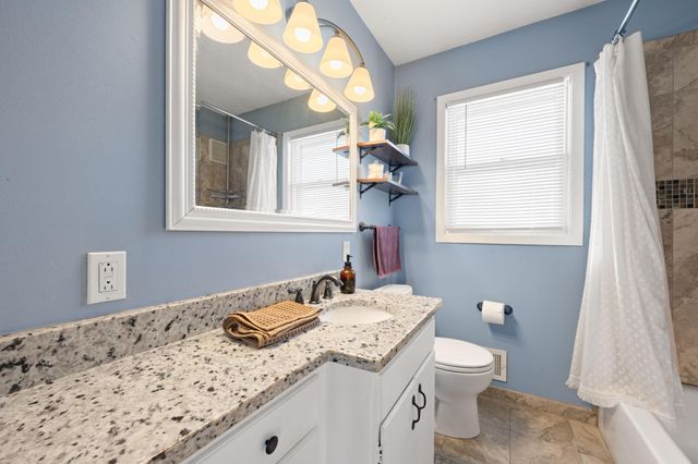 8019 47th Avenue N, New Hope, MN 55428