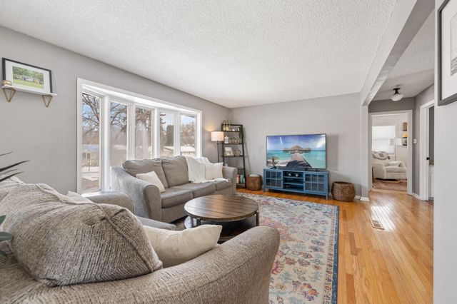 8019 47th Avenue N, New Hope, MN 55428