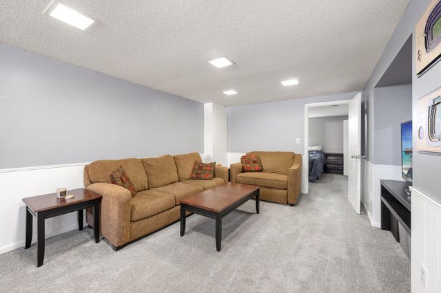 8019 47th Avenue N, New Hope, MN 55428