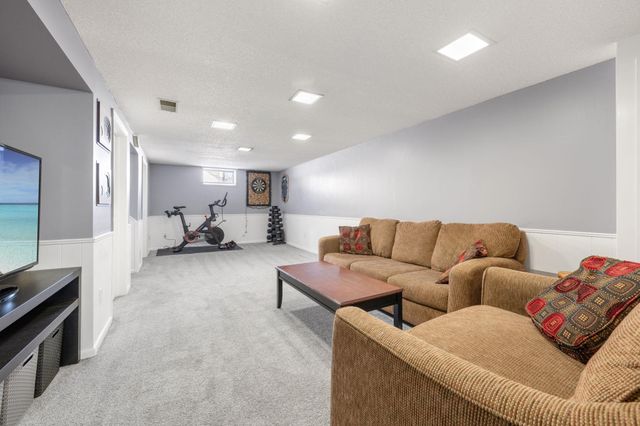 8019 47th Avenue N, New Hope, MN 55428