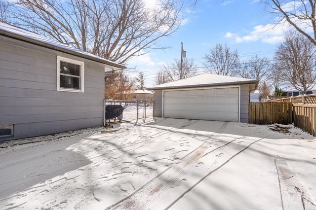 8019 47th Avenue N, New Hope, MN 55428