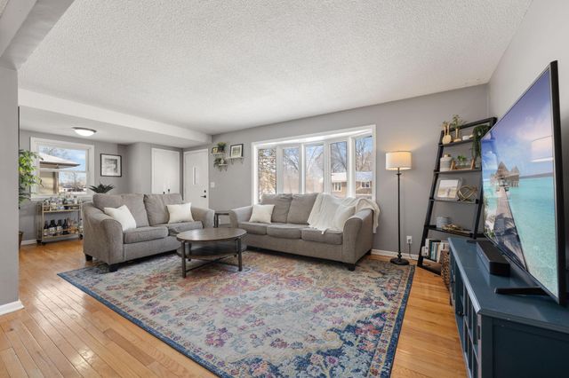 8019 47th Avenue N, New Hope, MN 55428