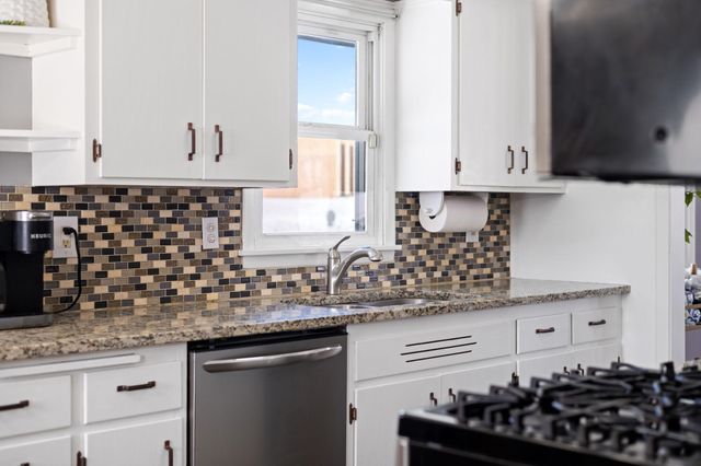 8019 47th Avenue N, New Hope, MN 55428