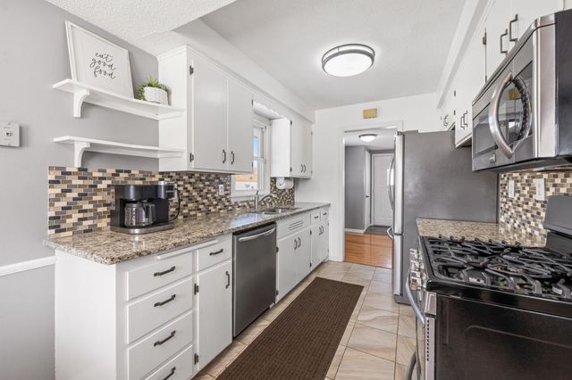 8019 47th Avenue N, New Hope, MN 55428