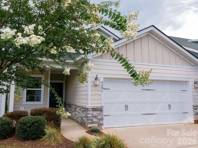 6281 Raven Rock Drive, Denver, NC 28037