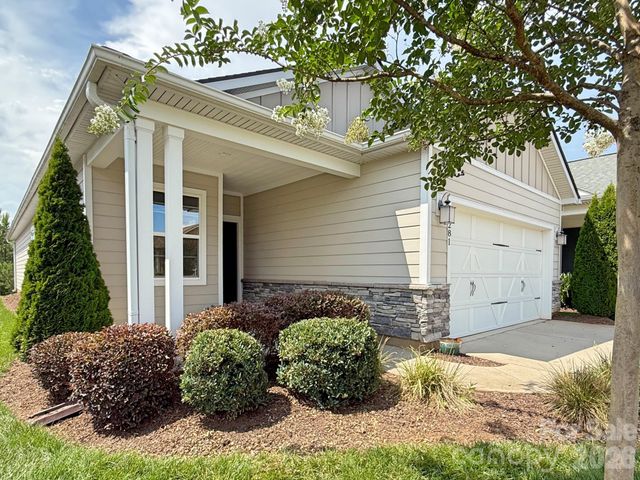 6281 Raven Rock Drive, Denver, NC 28037