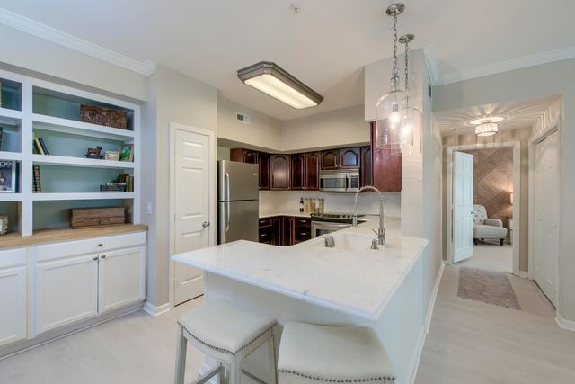 700 Daniel Ellis Drive 8106, Charleston, SC 29412