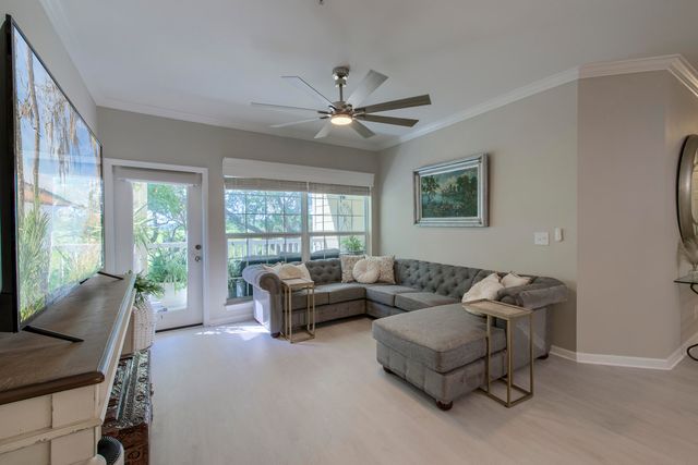 700 Daniel Ellis Drive 8106, Charleston, SC 29412