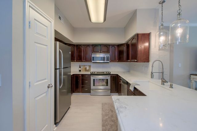 700 Daniel Ellis Drive 8106, Charleston, SC 29412