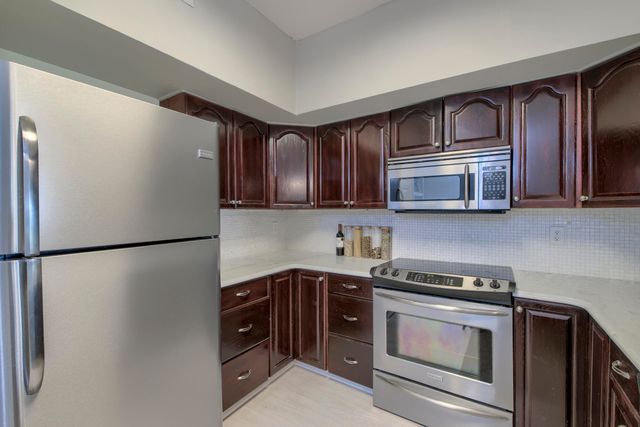 700 Daniel Ellis Drive 8106, Charleston, SC 29412