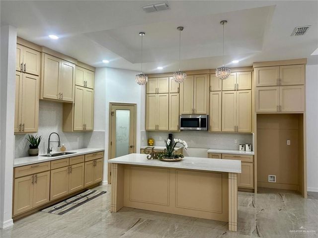 403 S 12th Street, Alamo, TX 78516