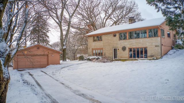 38W443 Sunset Drive, St. Charles, IL 60175