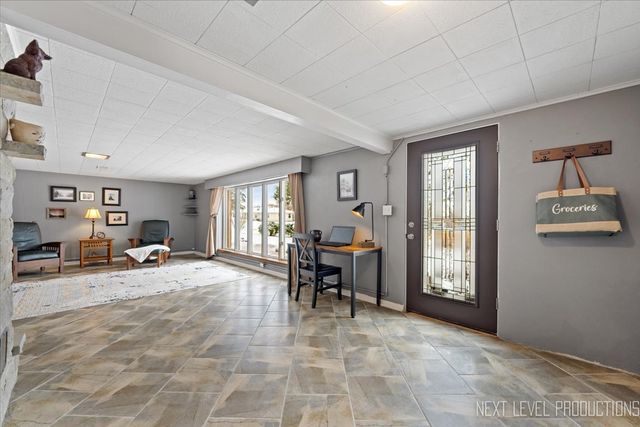 38W443 Sunset Drive, St. Charles, IL 60175