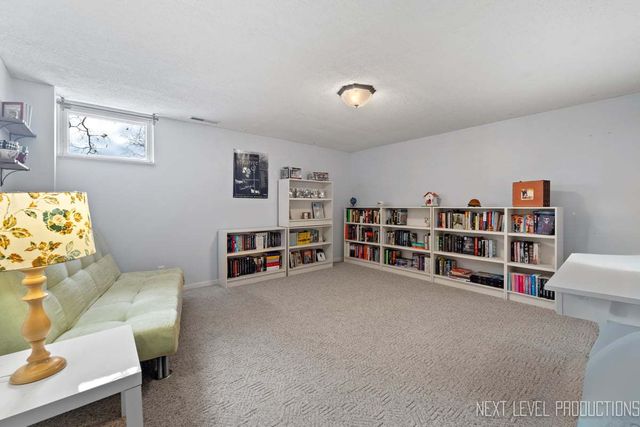 38W443 Sunset Drive, St. Charles, IL 60175