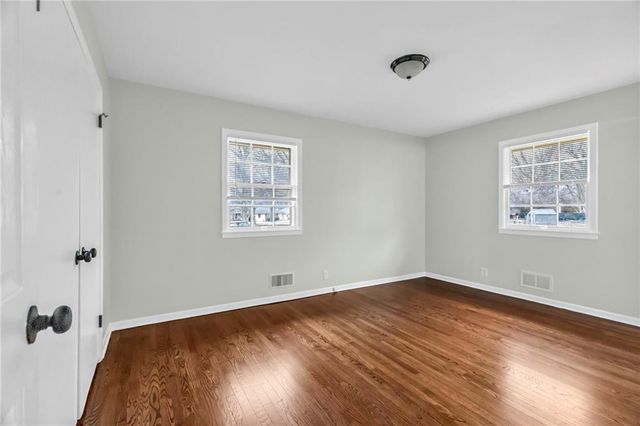 8112 Raytown Road, Raytown, MO 64138