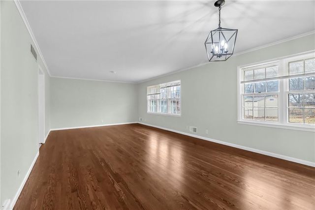 8112 Raytown Road, Raytown, MO 64138