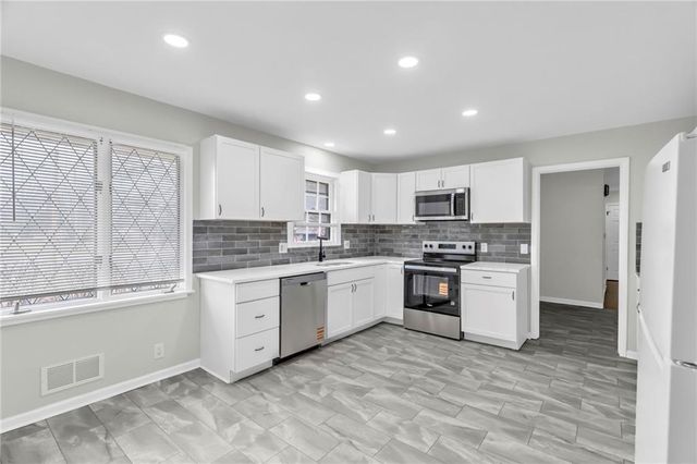 8112 Raytown Road, Raytown, MO 64138