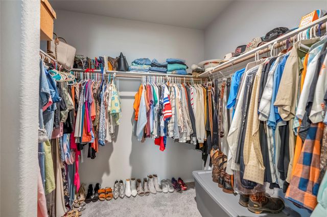 210 Bellewood Manor Drive, Magnolia, TX 77354