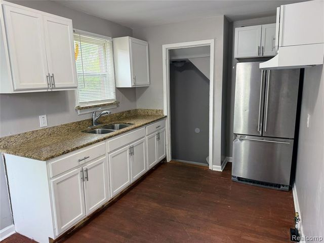 14903 Woodmont Avenue, Detroit, MI 48227
