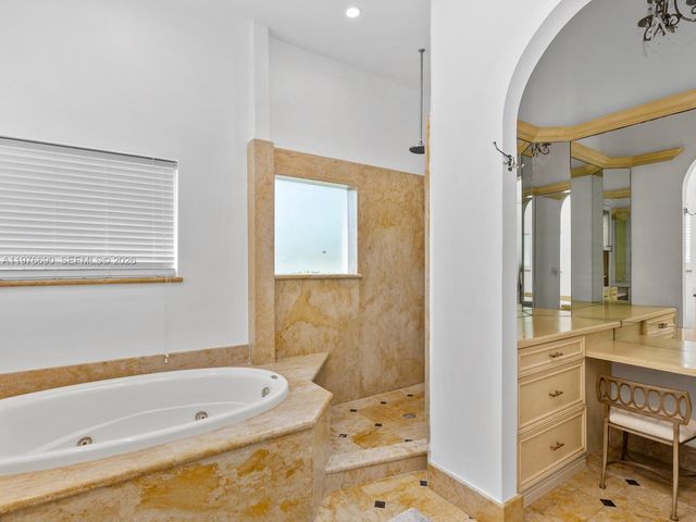 1223 Jackson St, Hollywood, FL 33019