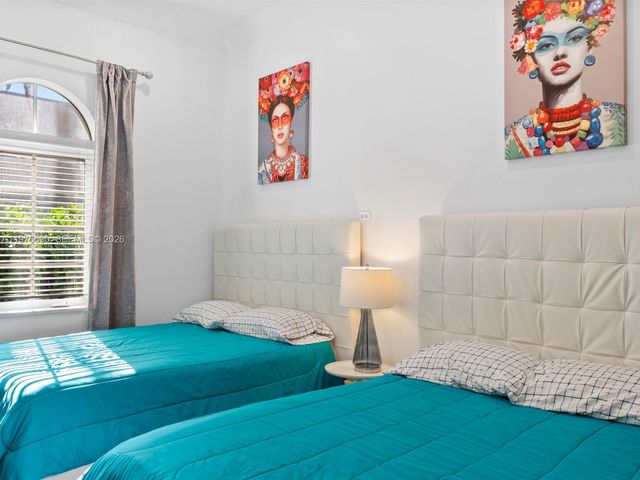 1223 Jackson St, Hollywood, FL 33019