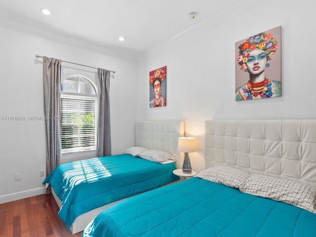 1223 Jackson St, Hollywood, FL 33019