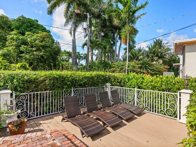 1223 Jackson St, Hollywood, FL 33019