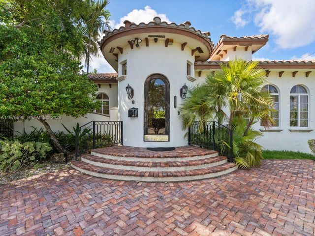 1223 Jackson St, Hollywood, FL 33019