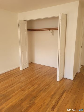 70 Farmington Avenue 1T, New London, CT 06320