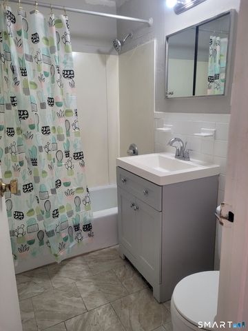 70 Farmington Avenue 1T, New London, CT 06320