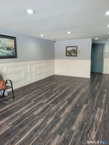 70 Farmington Avenue 1T, New London, CT 06320