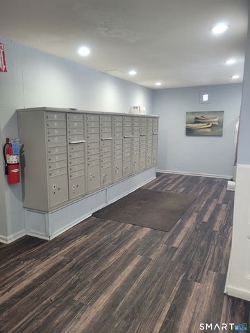 70 Farmington Avenue 1T, New London, CT 06320