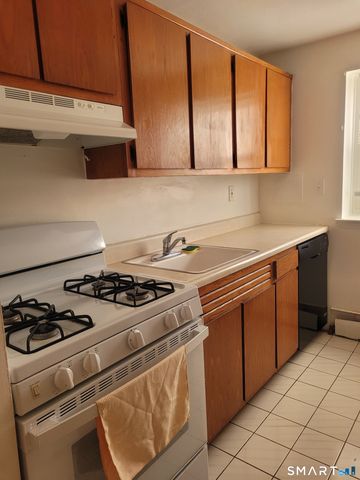 70 Farmington Avenue 1T, New London, CT 06320