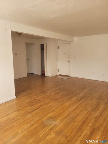 70 Farmington Avenue 1T, New London, CT 06320