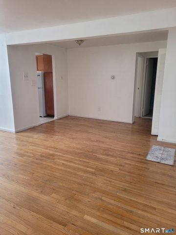 70 Farmington Avenue 1T, New London, CT 06320