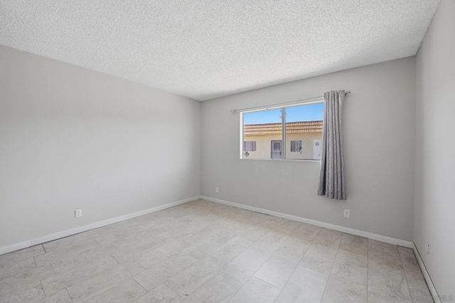 2012 E Mission Ave 11, Escondido, CA 92027