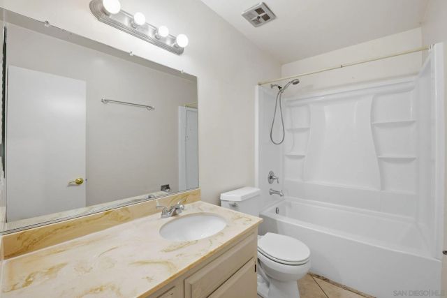 2012 E Mission Ave 11, Escondido, CA 92027