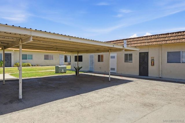 2012 E Mission Ave 11, Escondido, CA 92027