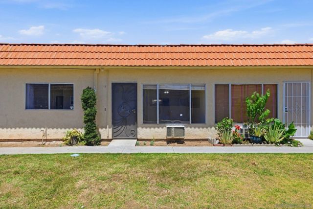 2012 E Mission Ave 11, Escondido, CA 92027