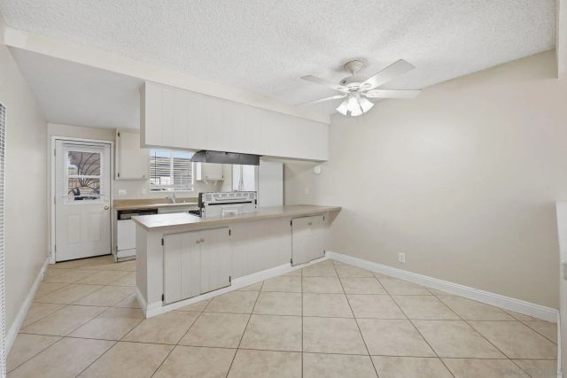 2012 E Mission Ave 11, Escondido, CA 92027