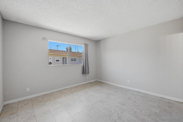 2012 E Mission Ave 11, Escondido, CA 92027